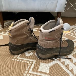 FREE Columbia waterproof boots (1 bite missing)
